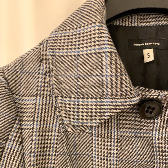 70s inspired light wool peacoat made in Canada - Picture 4 of 8